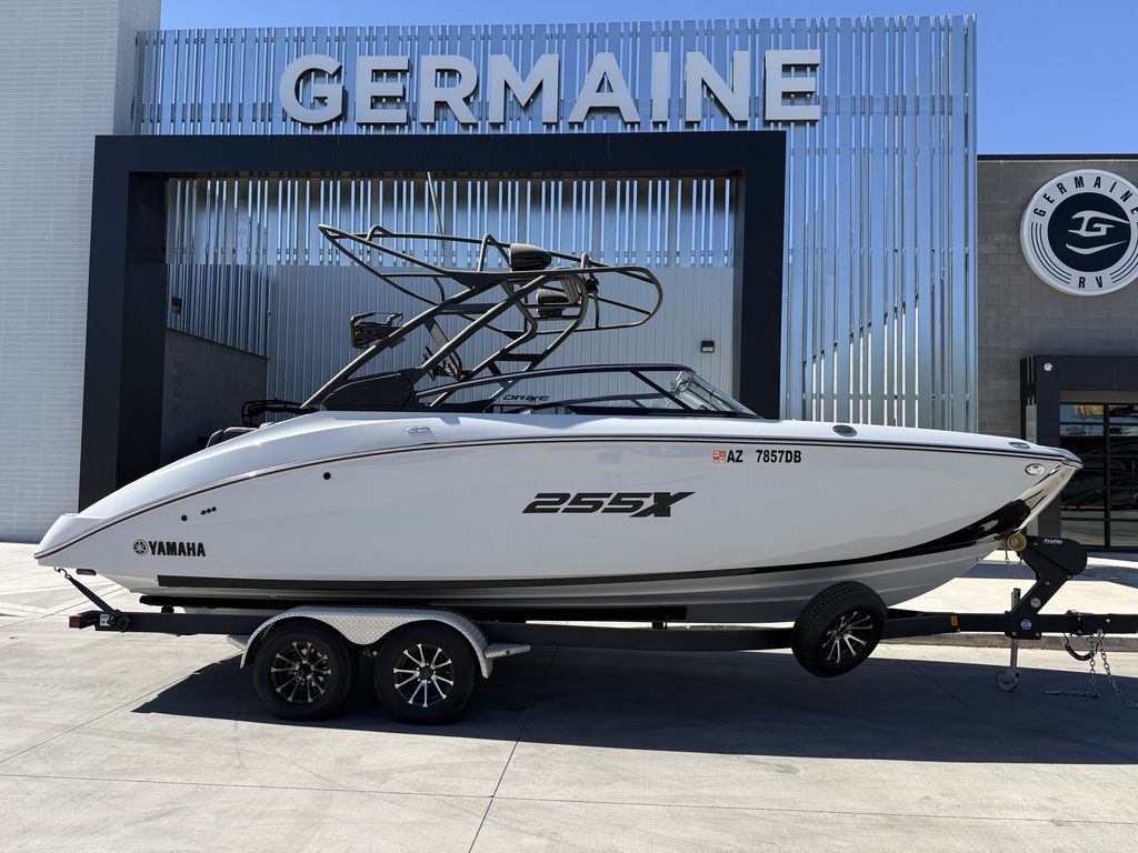 2024 Yamaha Boats 255XD