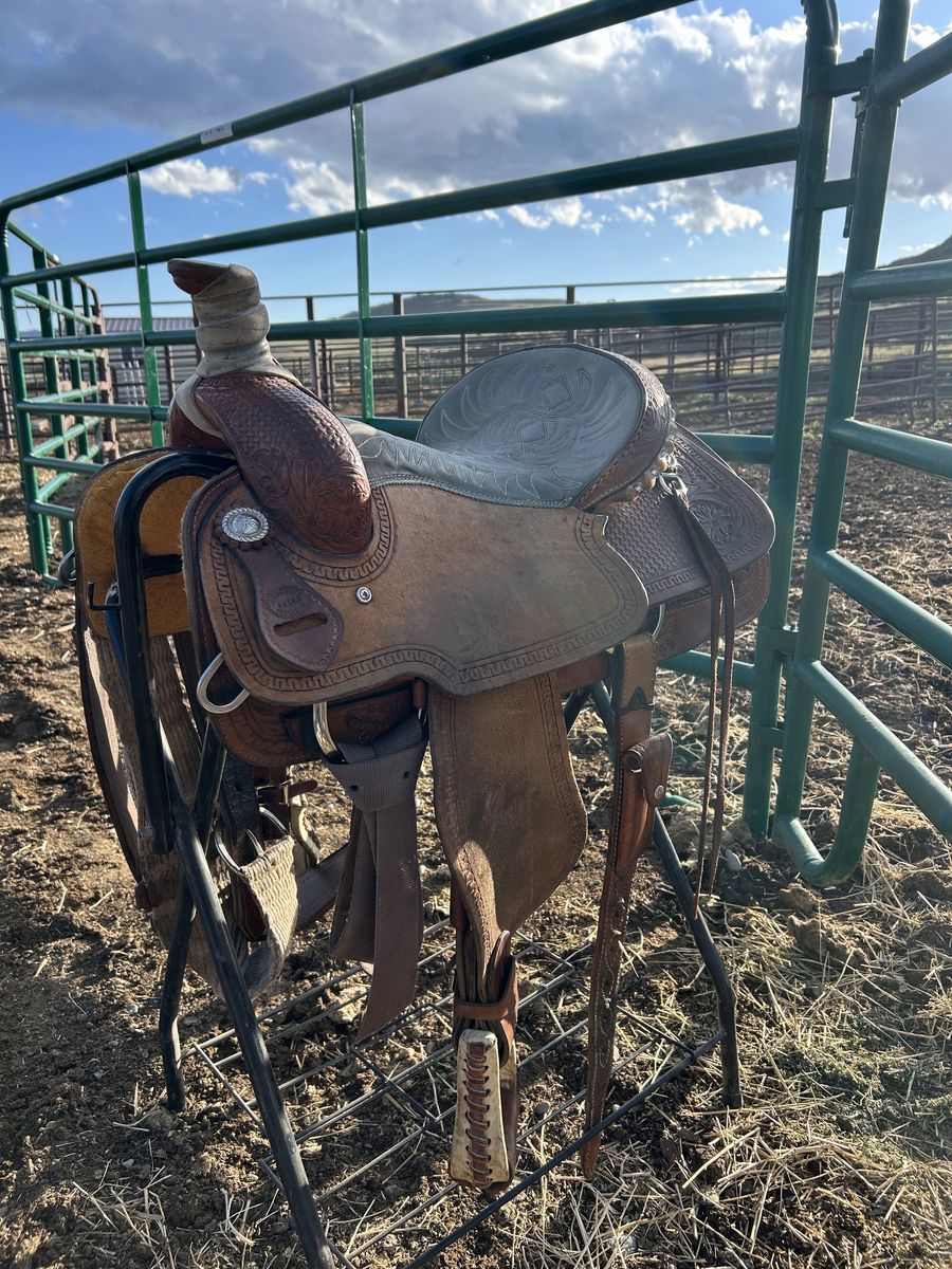 Roping/All Around Saddle