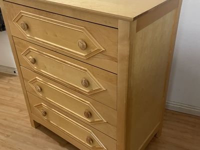 Very Nice And Sturdy Dresser