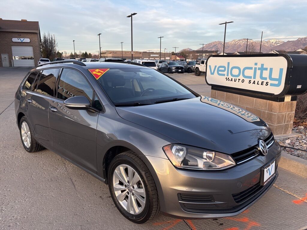 2017 Volkswagen Golf SportWagen S