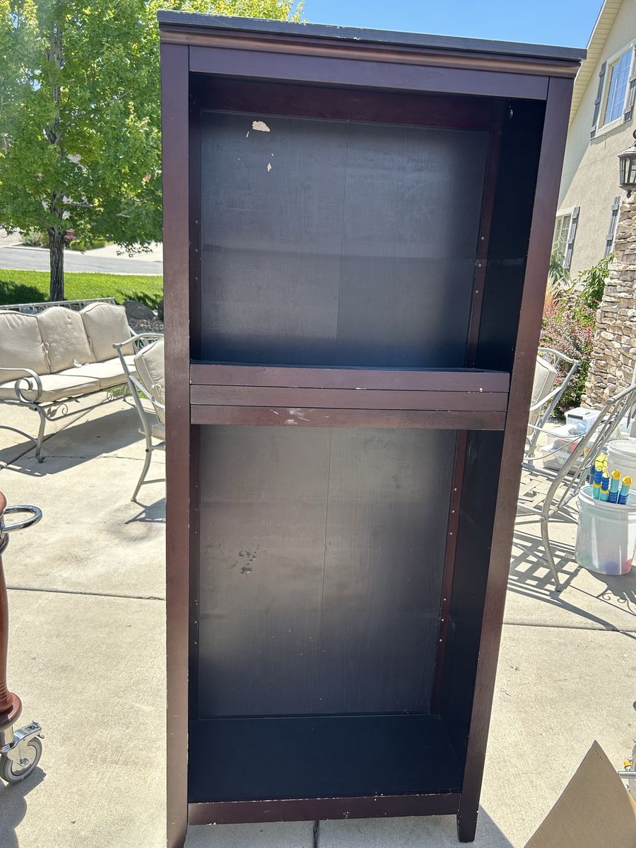 Free bookshelf