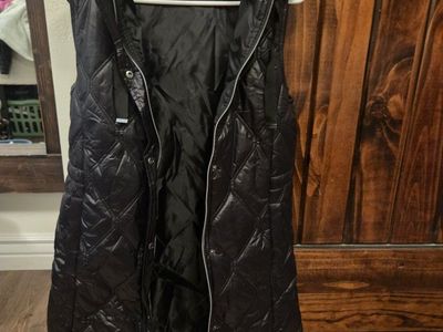 New Black Quilted Hooded Vest, Women's XS - Sustainably Made with Recycled Polyester