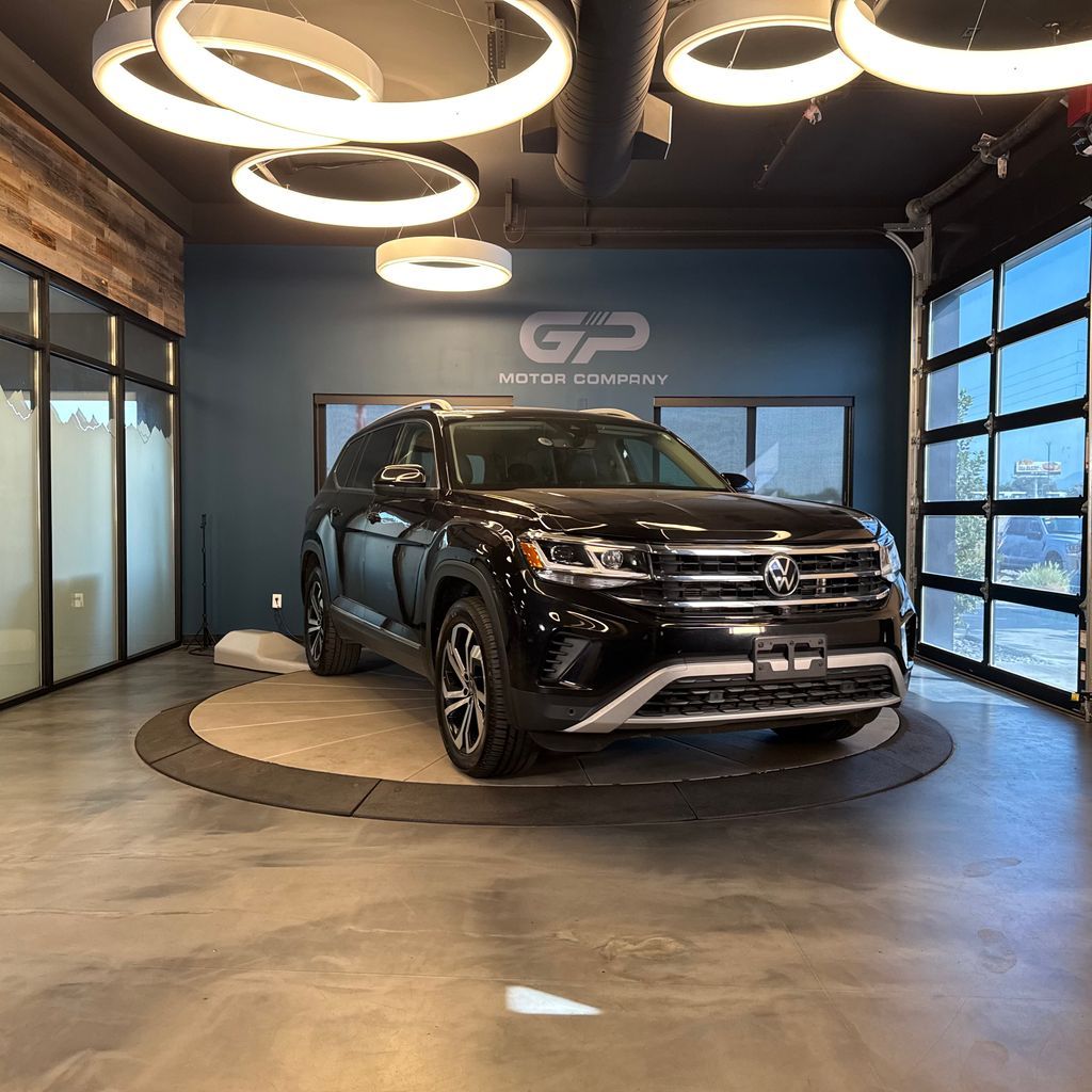 2021 Volkswagen Atlas V6 SEL Premium 4Motion — rebuilt & branded title, 22% below market