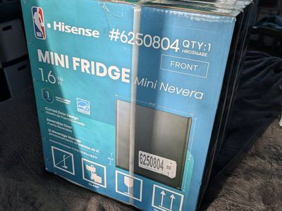 Hisense 1.6 cubic foot mini fridge