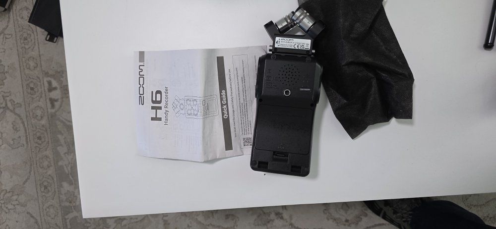 Zoom H6 Professional-Grade Recording Power: The Zoom H6essential Handy Recorder sets the standard for portable audio recording.