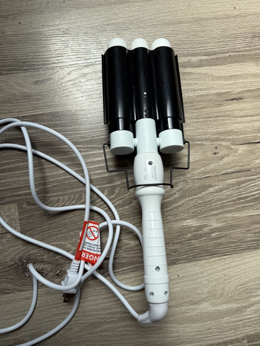 Bondi Boost Wave Wand Hair Waver Triple Barrel Curling Iron