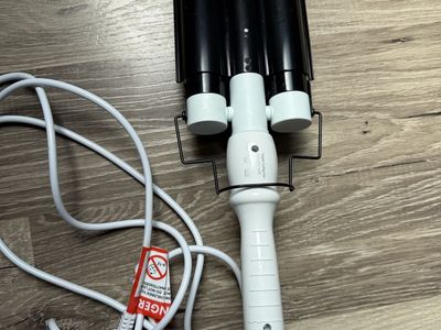 Bondi Boost Wave Wand Hair Waver Triple Barrel Curling Iron
