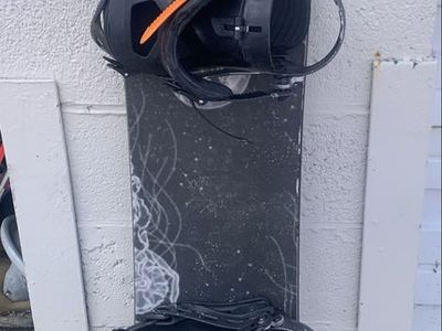 Niche Minx Snowboard 143cm Rome Vice bindings