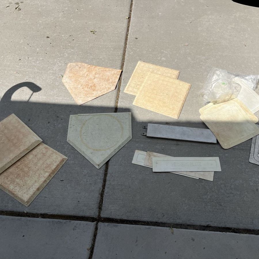 Easton Baseball/Softball Bases & Home Plates, pitching mounds 16 pieces