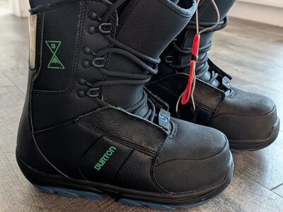 Burton Size 6 Youth Snowboard Boots