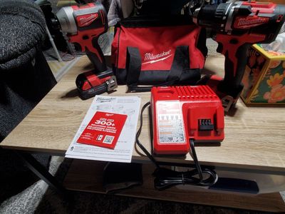 Milwaukee Cordless drill set M18 lithium