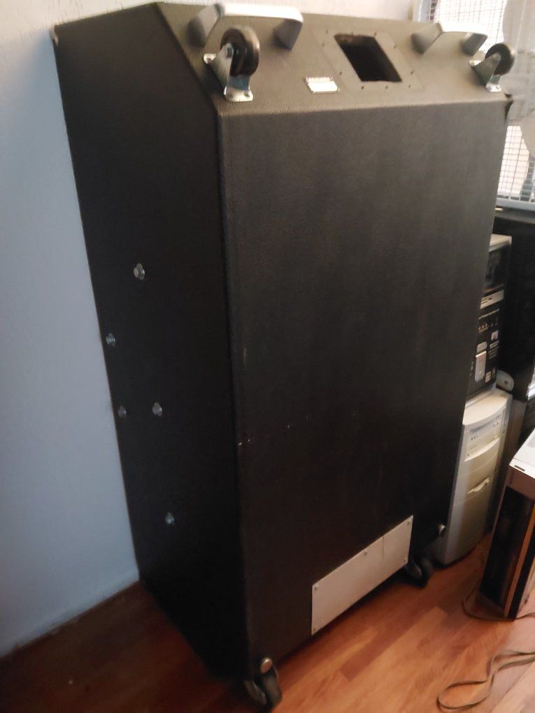 Main image 3