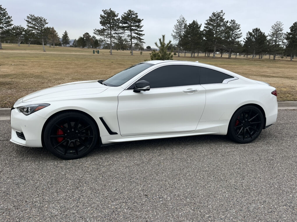 2022 Infiniti Q60 Red Sport 400