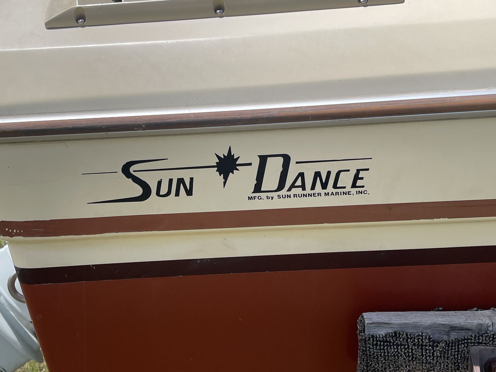 1984 Sun Dance Cuddy Cabin