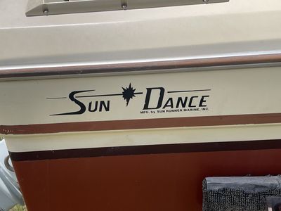 1984 Sun Dance Cuddy Cabin