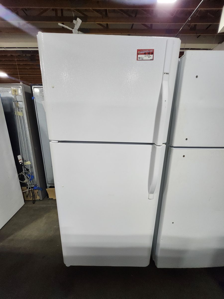 Kenmore White Top Freezer Refrigerator - W-Warranty