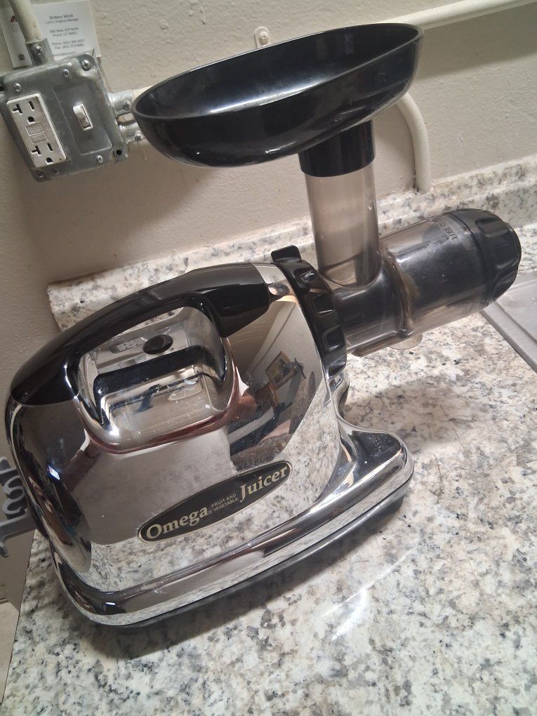 Omega Juicer Model 8006 Works Great!