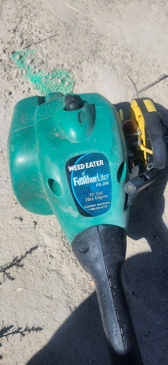 Weed Eater FeatherLite FL20 15" Cut 20cc Gas Engine Trimmer