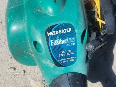 Weed Eater FeatherLite FL20 15" Cut 20cc Gas Engine Trimmer