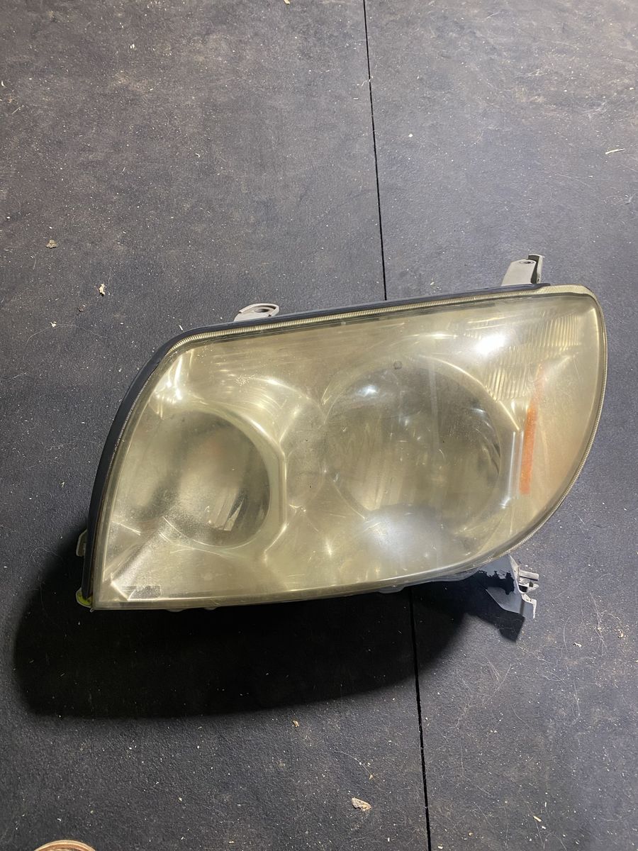4Runner 4th Gen Headlight, Left Side