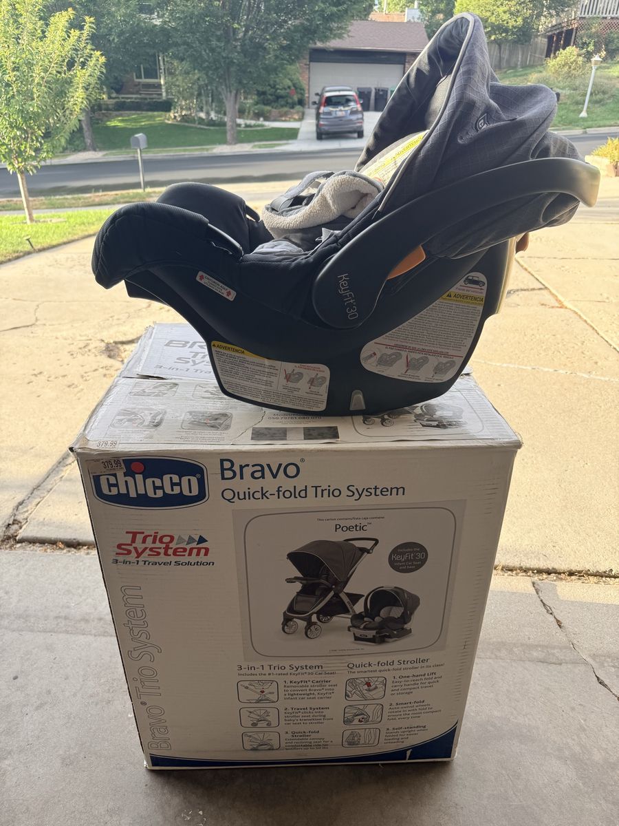 Chicco Bravo Quick-Fold Trio System Travel System with KeyFit 30 Car Seat