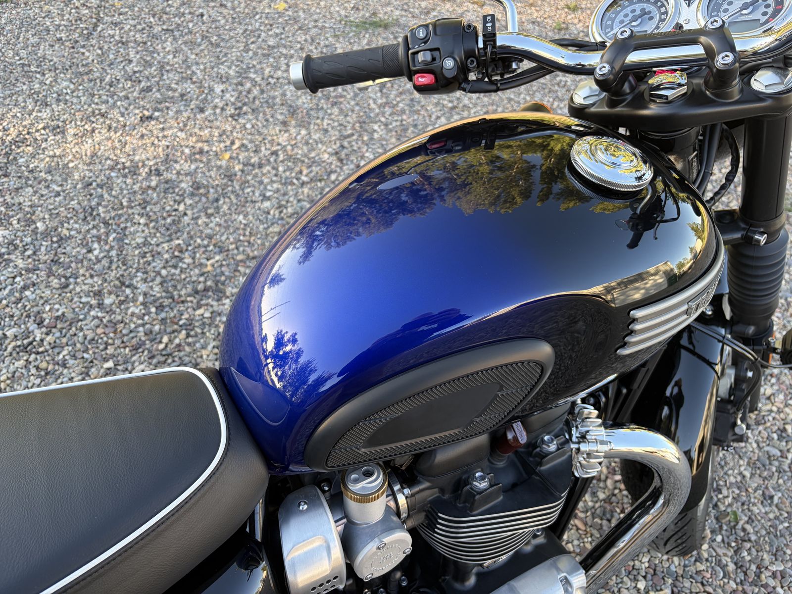 2024 Stealth Edition Triumph Bonneville T120