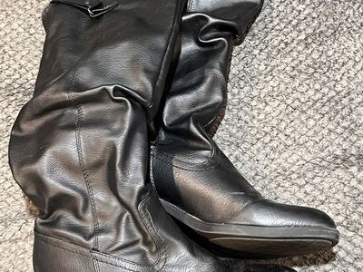 Time and Tru Women's Black Knee-High Riding Boots, Size 8, Faux Leather, Low Heel