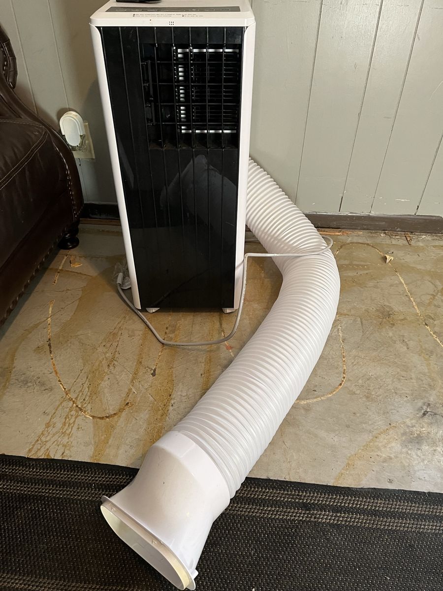 Portable window air conditioner
