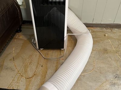 Portable window air conditioner