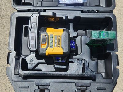 BRAND NEW Dewalt 20V 360 Max Green Laser Level with Hard Case TOOL ONLY