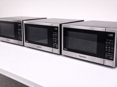 Panasonjc Stainless Steel Microwave (2.2 cu ft)
