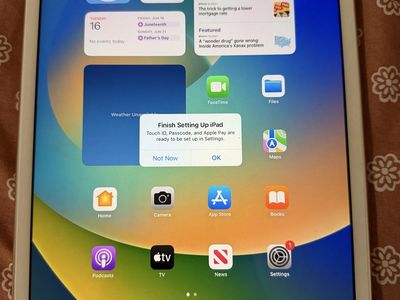 Apple iPad 8th Gen 32GB Wi-Fi Gold (A2270) - Excellent Condition