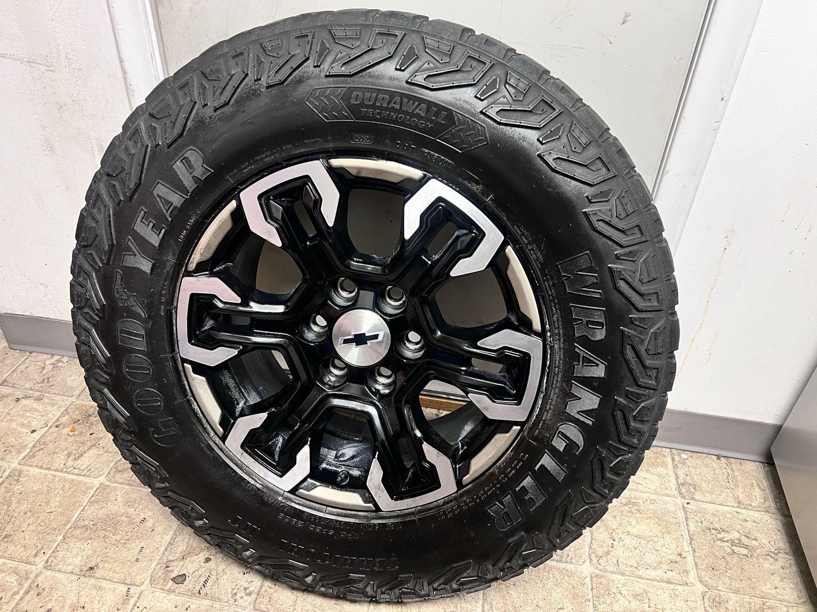 2025 Chevy Silverado wheels and Tires 6x5.5