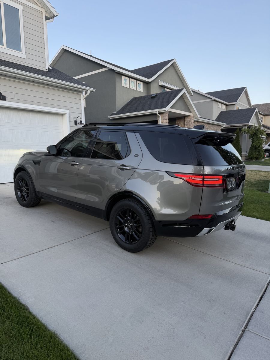 2017 Land Rover Discovery HSE LUX