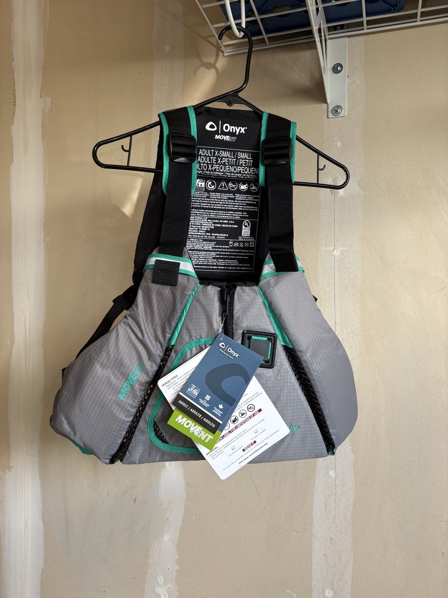 Onyx MoveVent Dynamic Paddle Sports Life Vest PFD - Adult Size XS/S Gray/Aqua