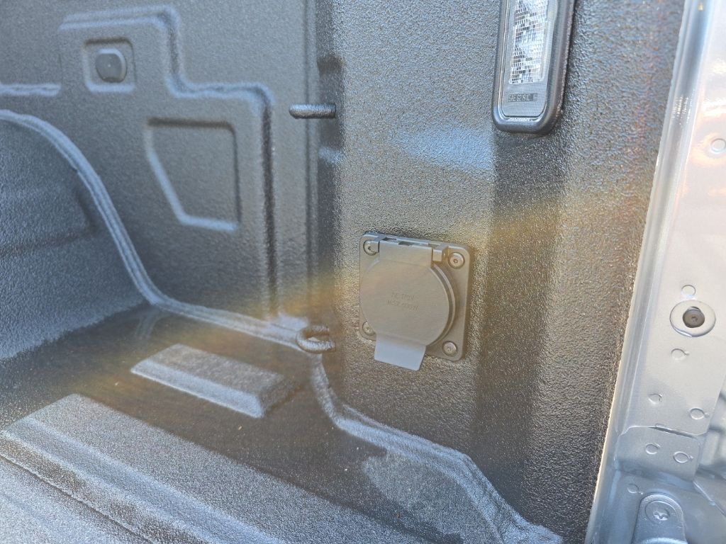 Main image 10