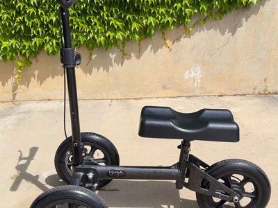 Three wheel knee scooter off-road tires