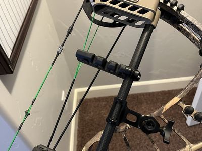 Excellent Condition Hoyt Ultralite 4 Arrow Quiver