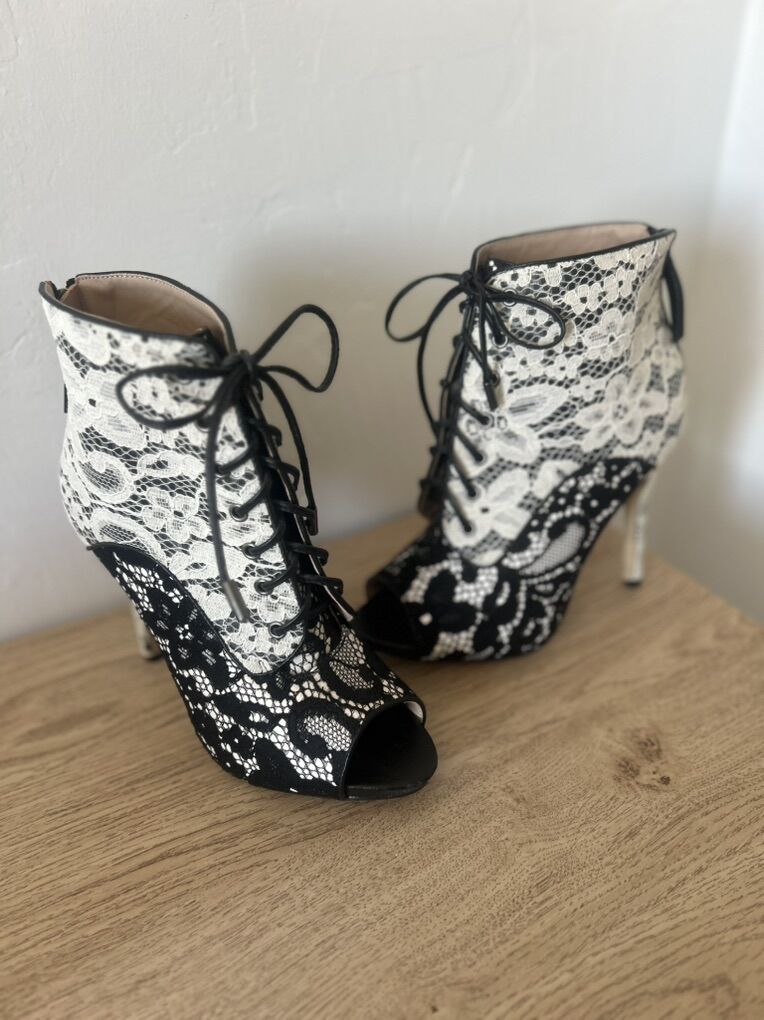 Lace Size 8 Party/Cocktail Pumps