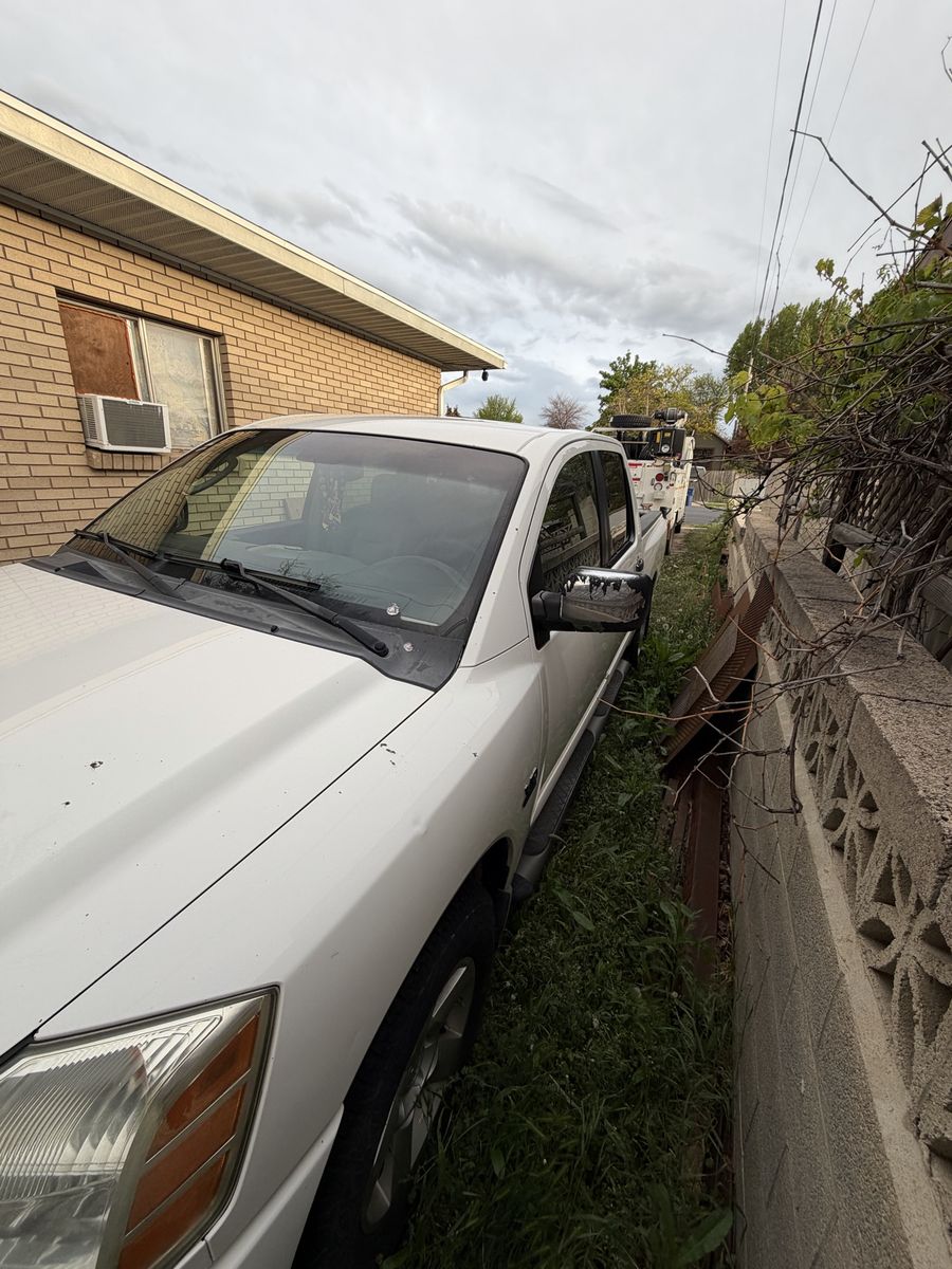 2004 NISSAN TITAN SE