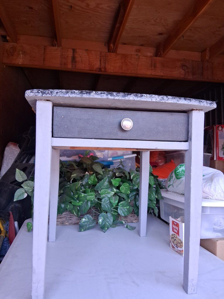 end table with drawer