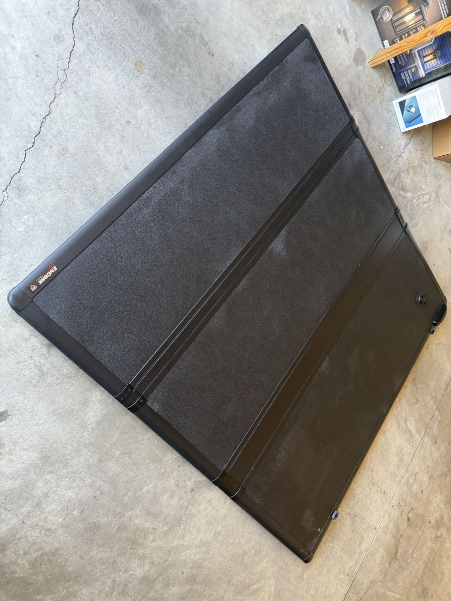 Encore Tri-Fold Tonneau Cover for 2014-2021 Toyota Tundra (6.5 ft bed)