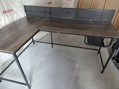 office or gaming desk