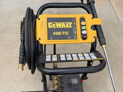 DEWALT 4400 PSI / 4.0 GPM Commercial Pressure Washer