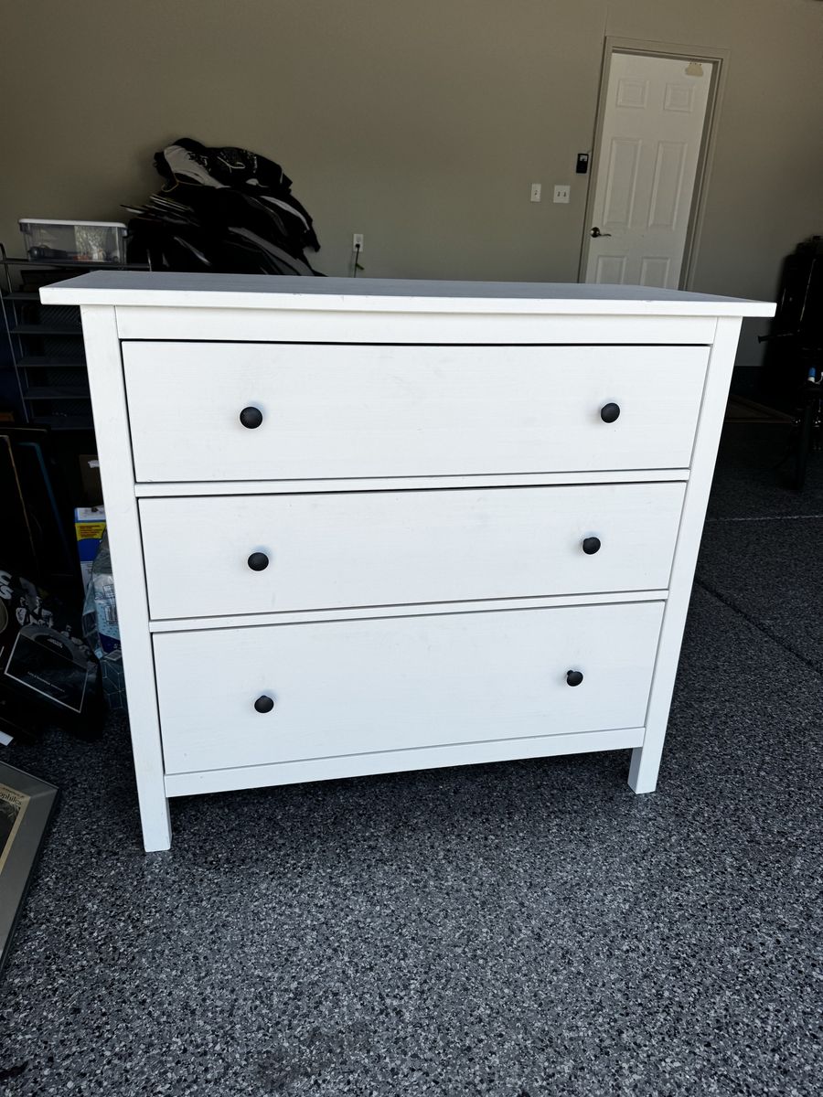 White wooden dresser