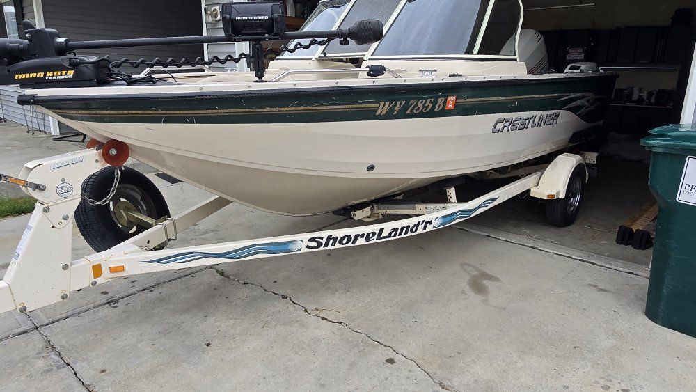 Crestliner Sportfish 1750 with Johnson 150 & Johnson 9.9 Motors