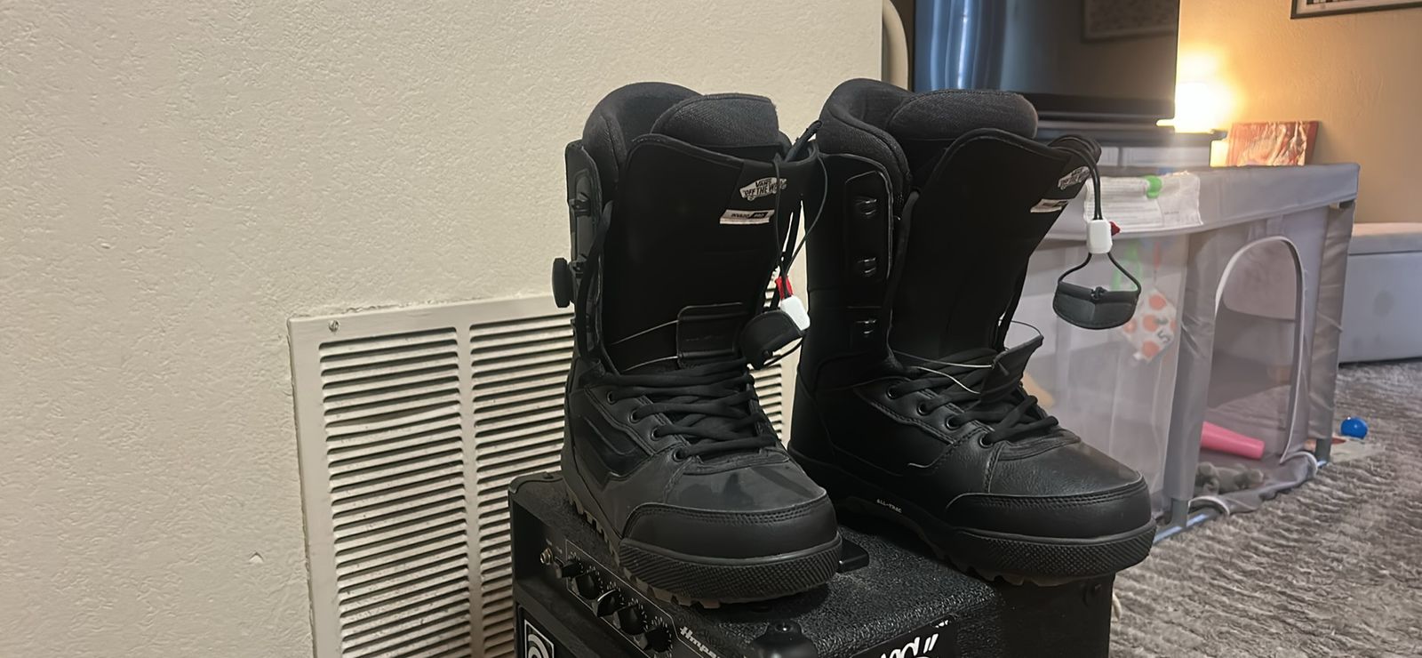 Vans snow board boots size 10 - Men's Black, Boa Coiler, V2 UltraCush Liner