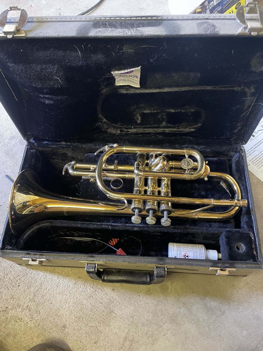 Holton Elkhorn Wisconsin Brass Cornet in Hard Case