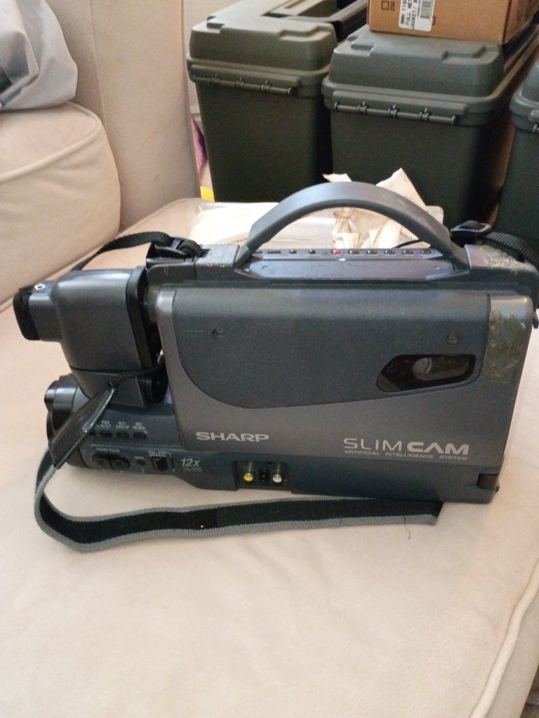 Sharp Slim Cam Artificial Intelligence System 12x Zoom Vintage Camcorder