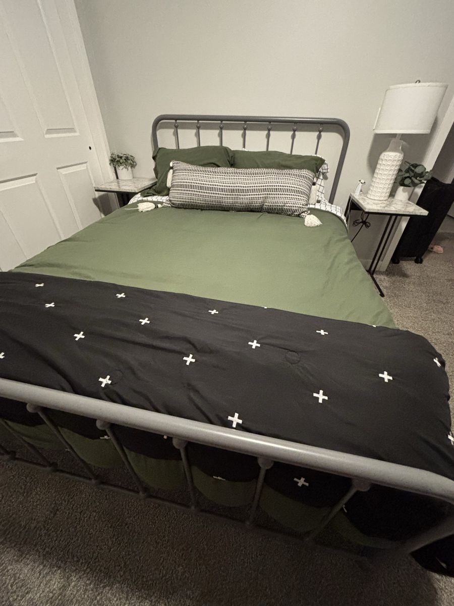 Metal Platform Bed Geay